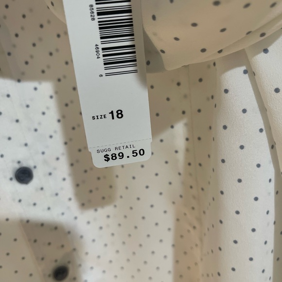 NWT Pendleton blouse. Blue/white polka dots. Size 18. Front pockets. - Picture 4 of 4